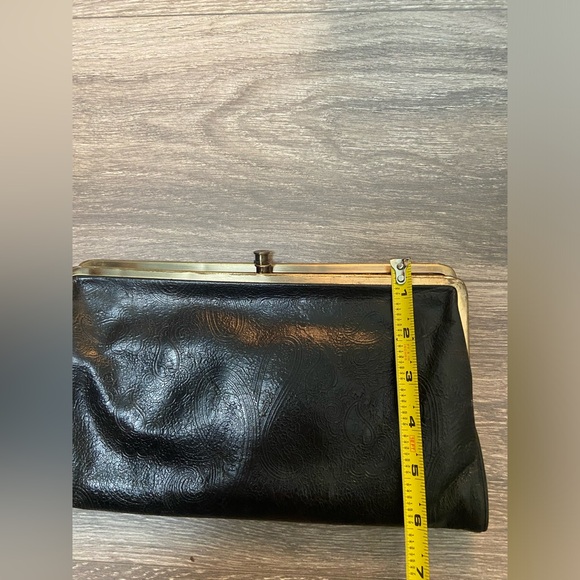 HOBO Lauren Clutch Wallet Black Tooled Leather Paisley Embossed Clasp Fold Mag. - Picture 10 of 10